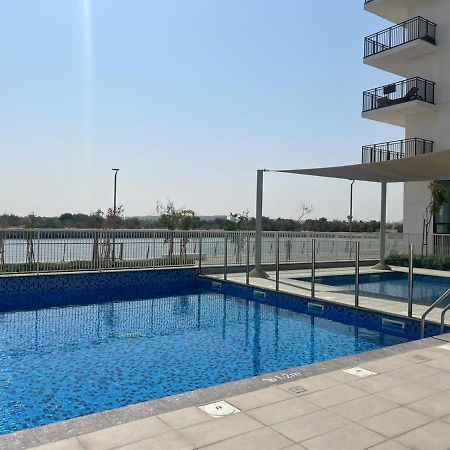 Next To Yas Island'S Gems - Canal+Pool View Apartman Abu Dzabi Kültér fotó