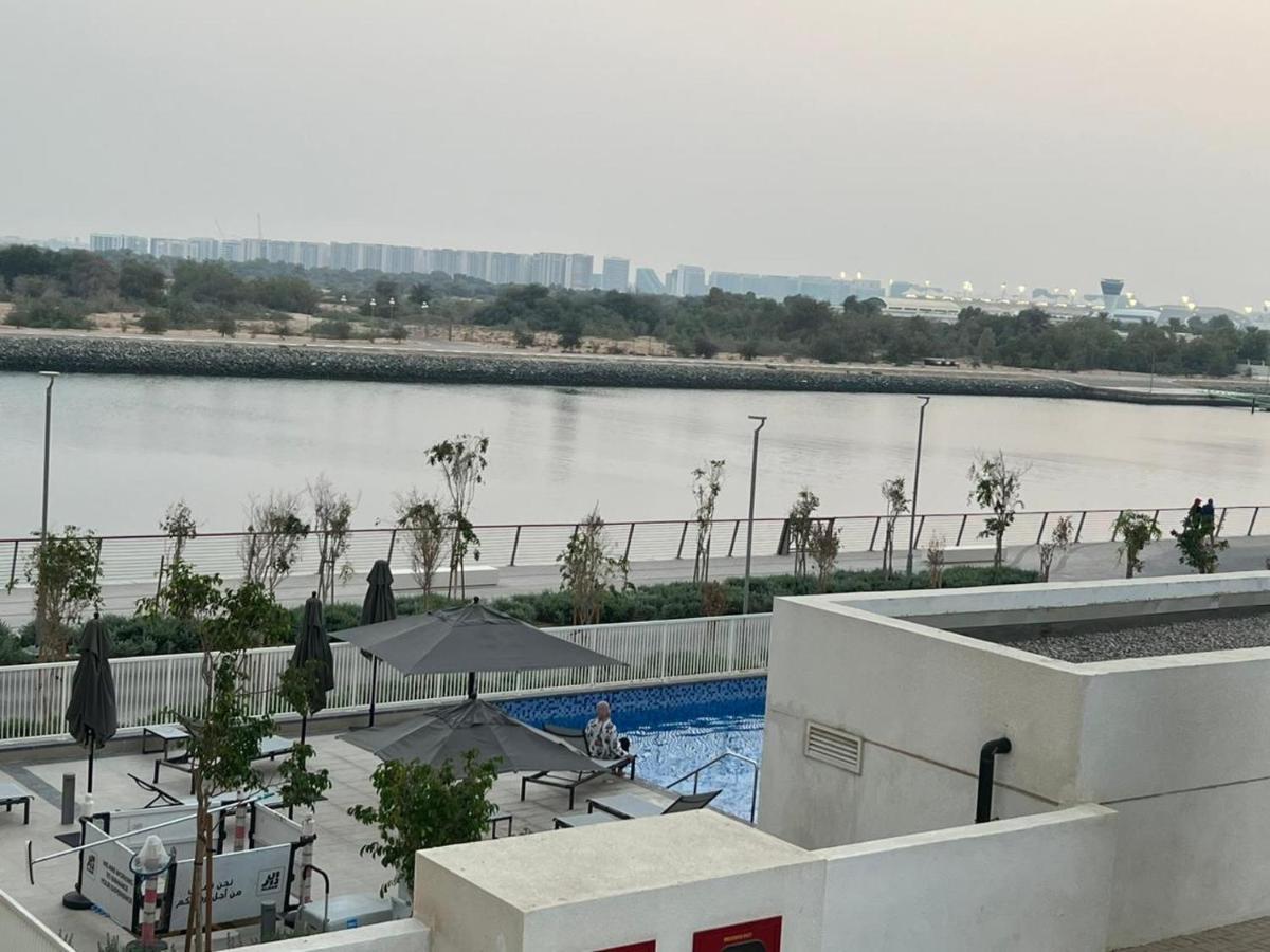 Next To Yas Island'S Gems - Canal+Pool View Apartman Abu Dzabi Kültér fotó